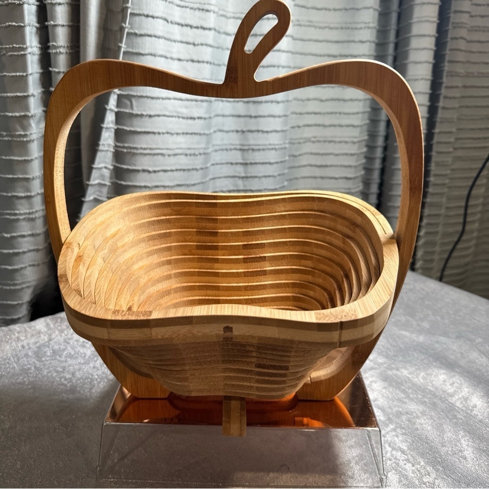 Apple Shaped Collapsible
Folding Fruit Storage Basket
Wooden Layer Trivet Bowl